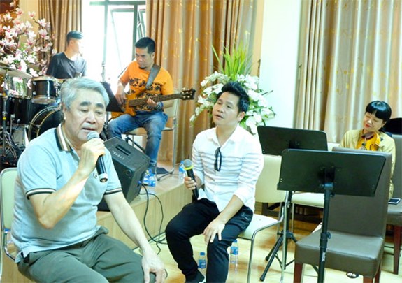 NSND Quang Thọ “tái ngộ” với cố NSND Lê Dung trong liveshow kỷ niệm 50 năm ca hát